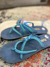 Plaka flip flop sandals